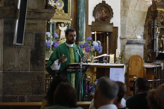 EN IMÁGENES: Santa Eulalia de Oscos despide a "Trevas": el adiós más íntimo a Antonio Trevín en la tierra de los Lombán