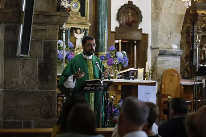 EN IMÁGENES: Santa Eulalia de Oscos despide a "Trevas": el adiós más íntimo a Antonio Trevín en la tierra de los Lombán