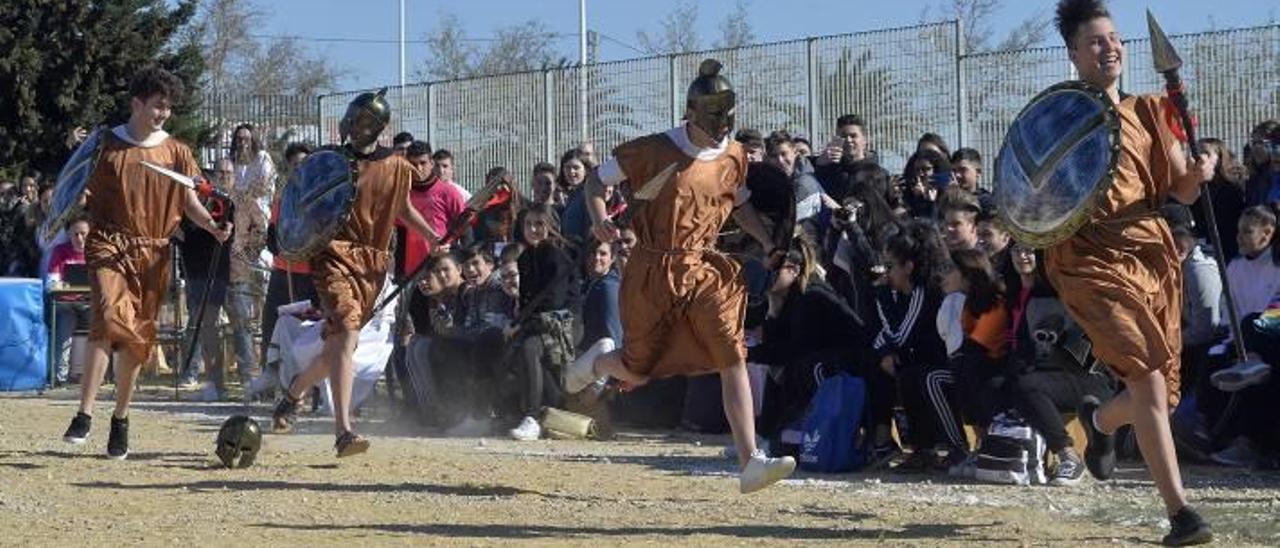 Un instante de la competición deportiva en la que ayer participaron jóvenes de Elche y Vega Baja.