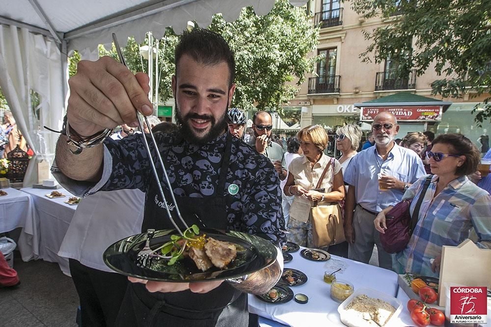 FOTOGALERÍA /Califato Gourmet toma la calle con el concurso de la tapa.