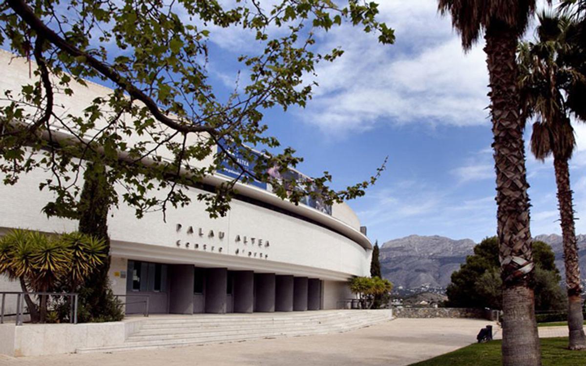 Fachada de entrada al Palau Altea.