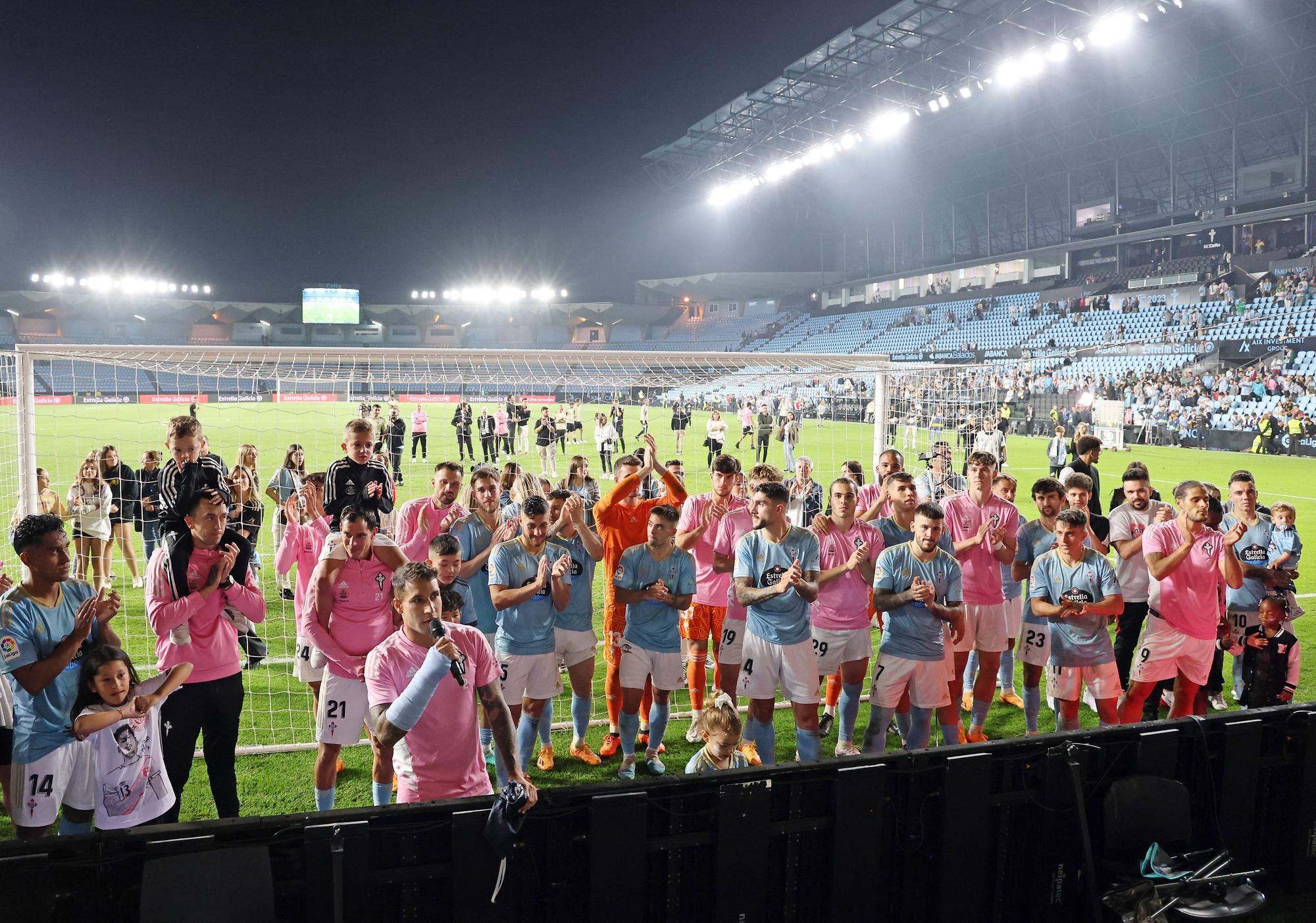 Lágrimas de felicidad en Balaídos: otro final de temporada agónico del Celta