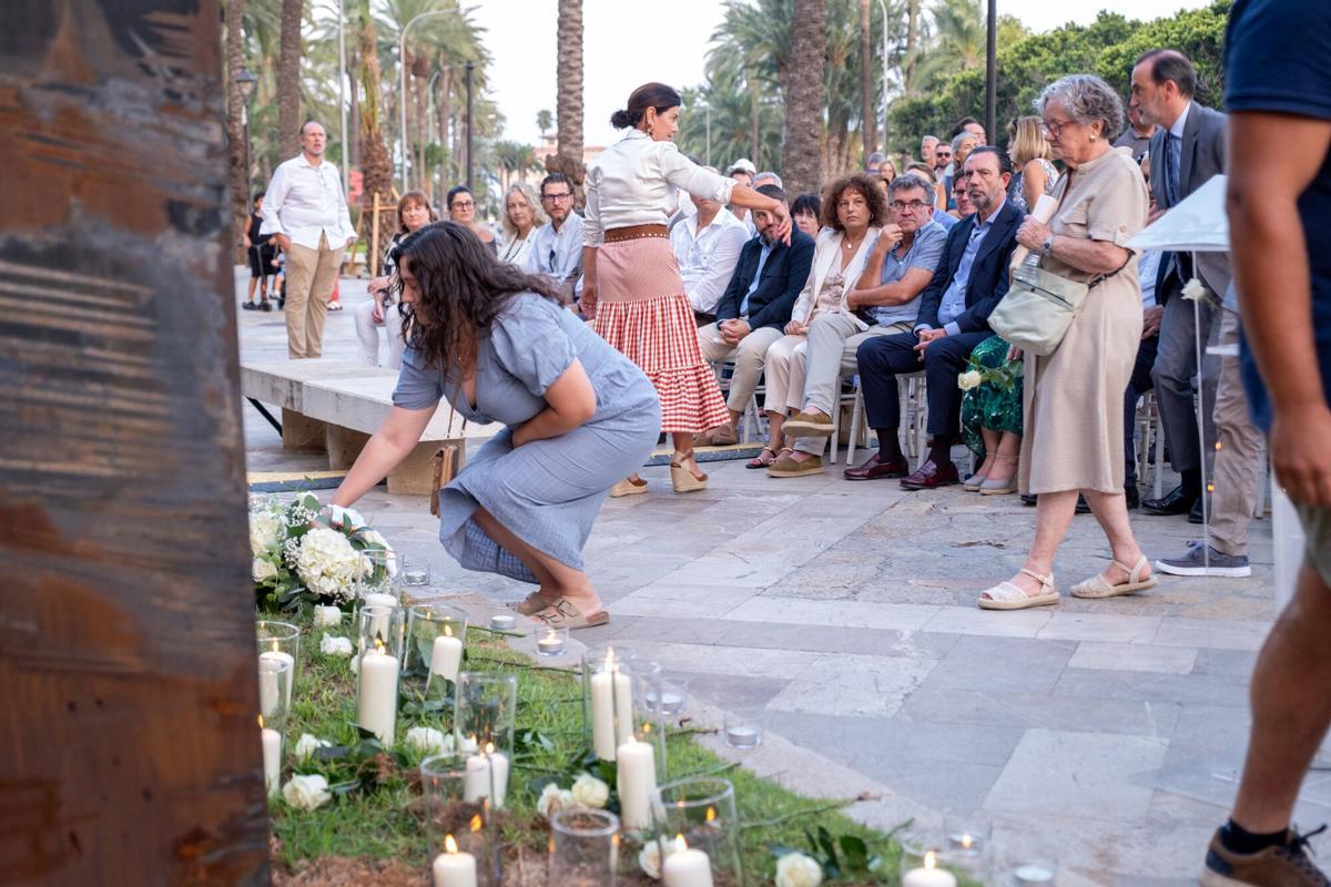 Prohens homenajea a las víctimas de los bombardeos republicanos sobre Palma en un acto sin Memòria de Mallorca