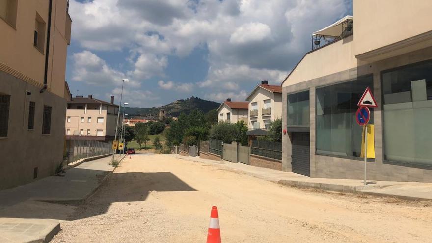 Carrer d&#039;Ensija en plenes obres