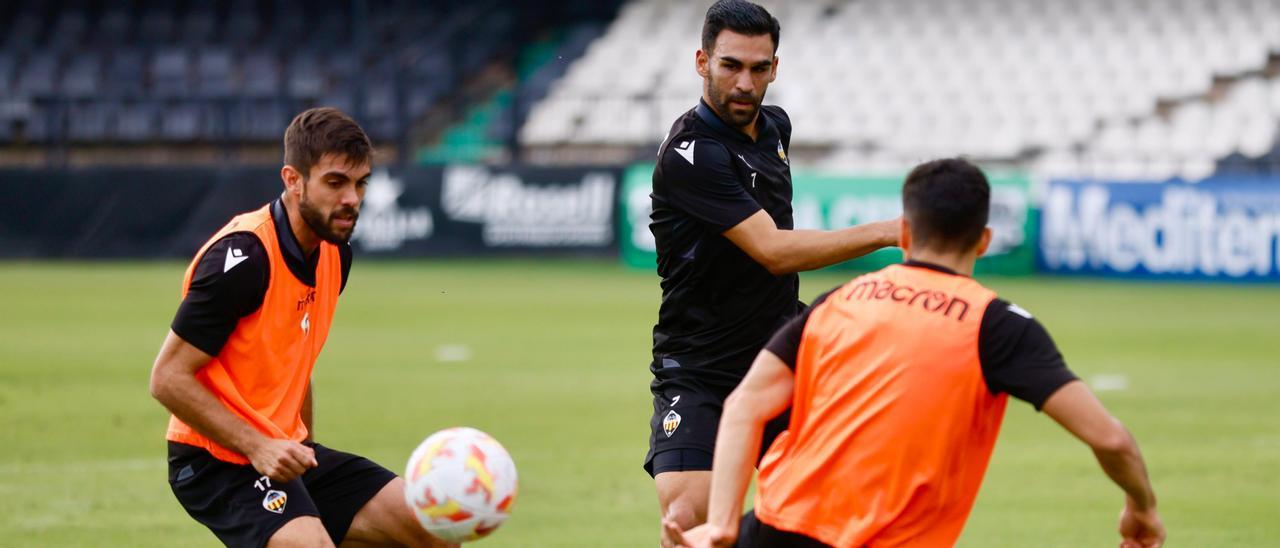 Dani Romera y Salva Ruiz, en un entrenamiento esta semana en el Estadio Castalia.