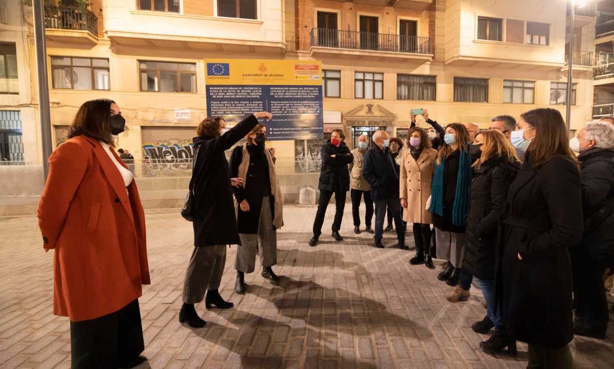 Inauguración de la Plaza de Brujas renovada tras las obras