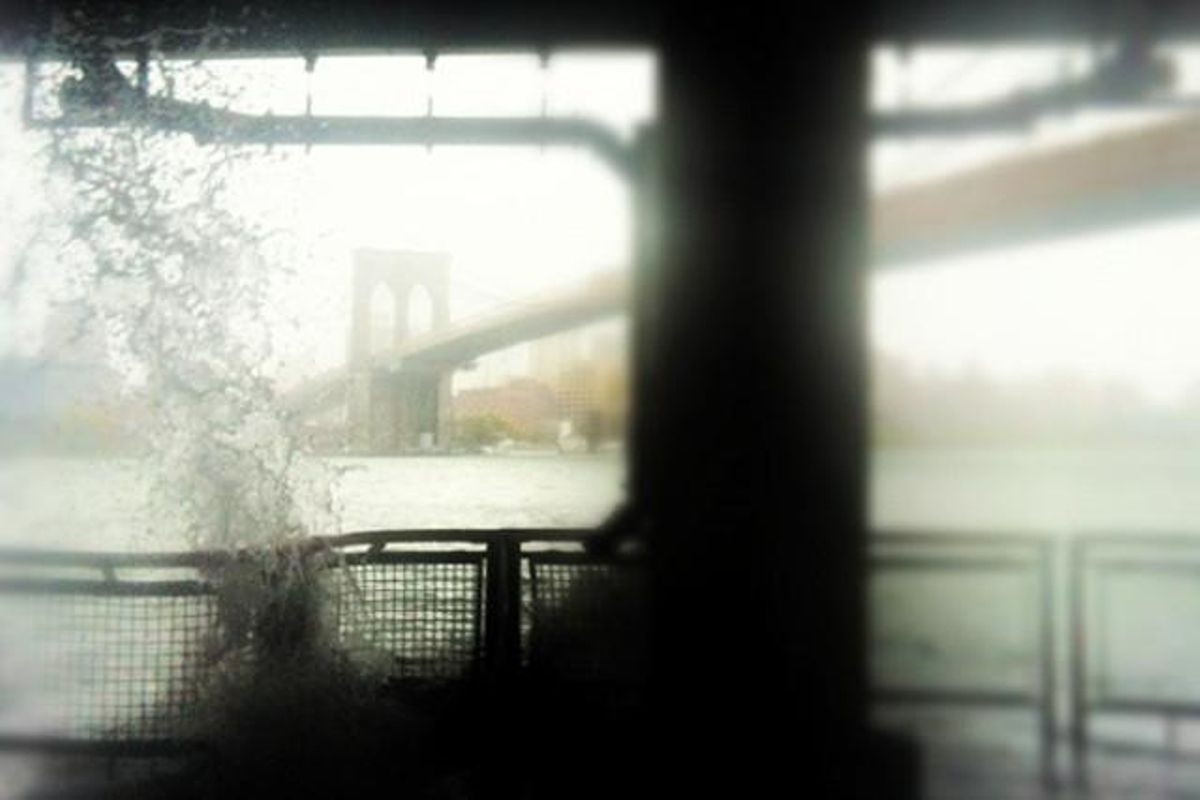 idoyany: #sandy bajo el pont de Brooklyn.