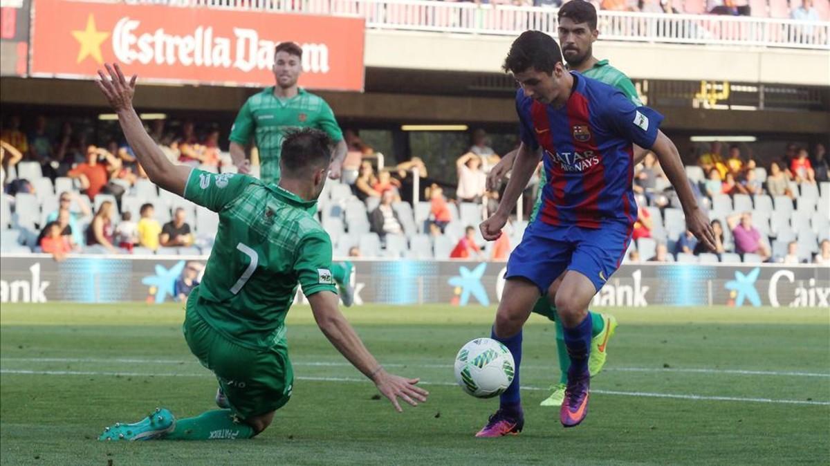 Mujica, en una partido de la temporada pasada ante el Cornellà