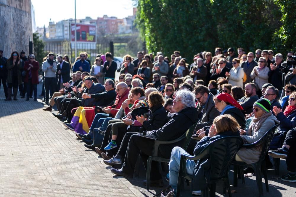 Un acto de dignidad ante Rosa Baño y Ramon Fuster