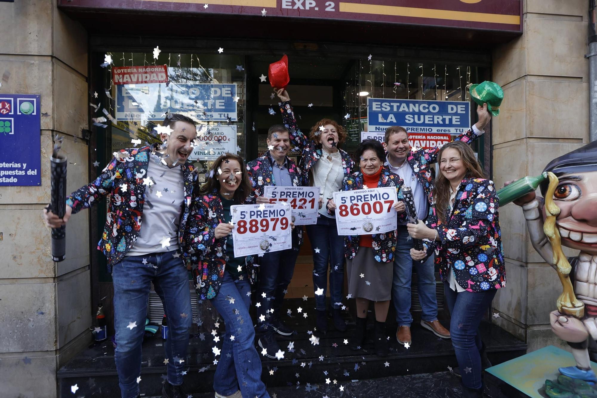 EN IMÁGENES: Asturias celebra una jornada de Lotería de Navidad con más de 4 millones en premios muy repartidos