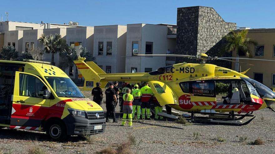 Trasladan en helicóptero a una mujer que sufrió una parada cardiorrespiratoria en Gran Canaria