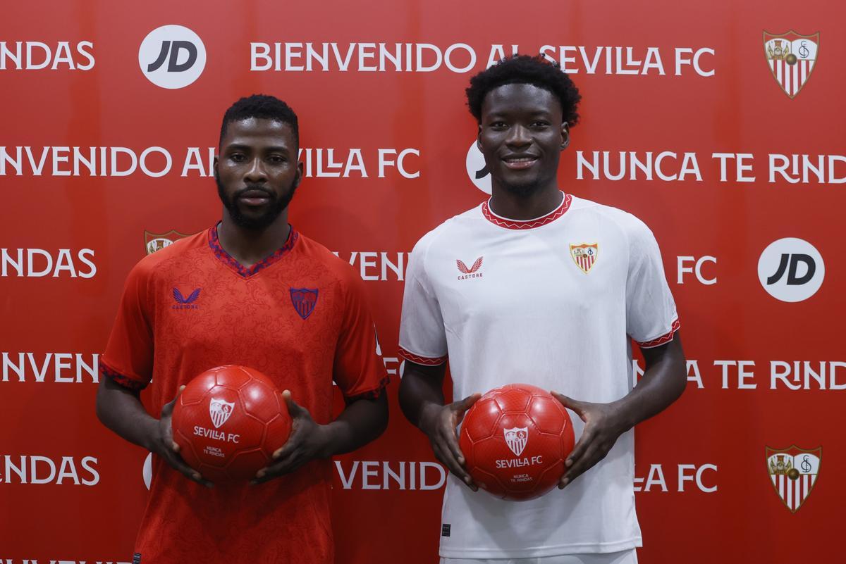 Iheanacho y Agoumé, presentados con el Sevilla