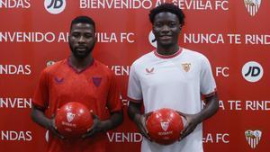 Iheanacho y Agoumé, presentados con el Sevilla