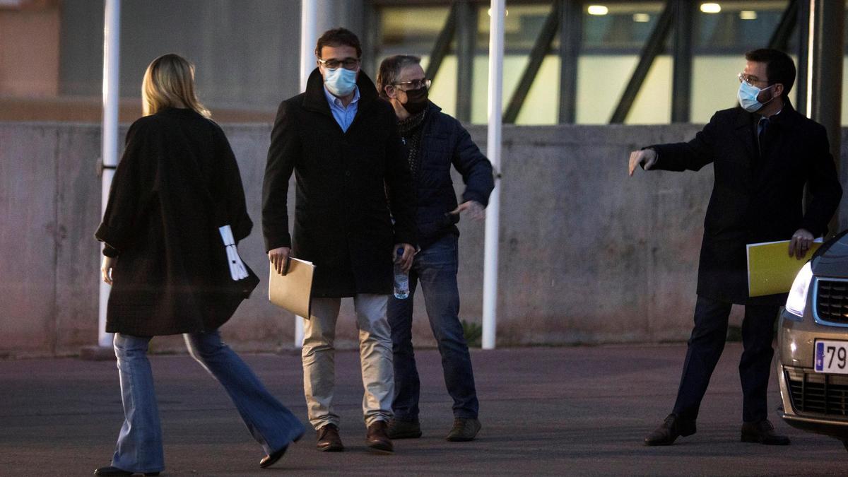 Termina la reunión entre ERC y JxCat en Lledoners para acordar el Govern.