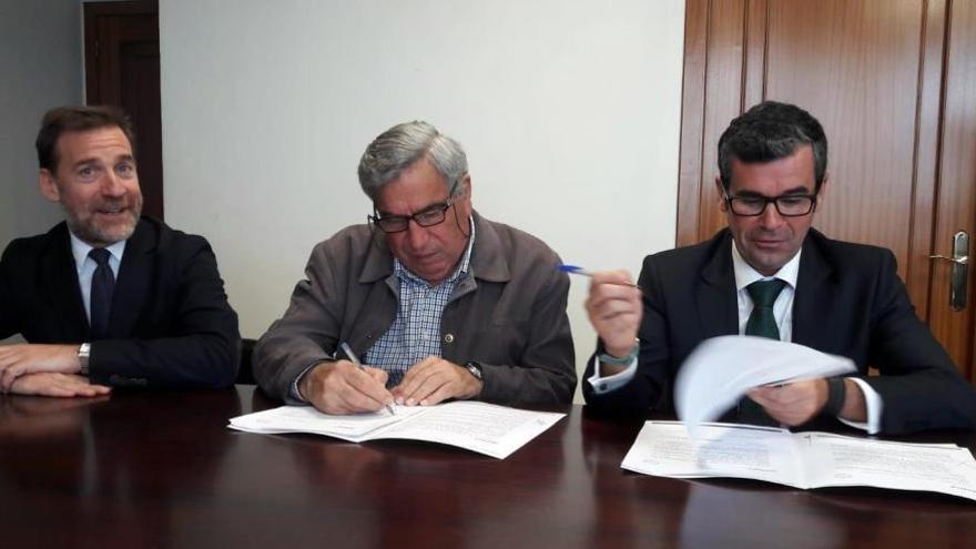 Momento de la firma. / Abanca