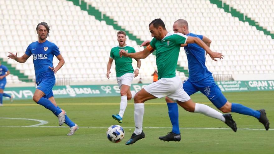 Miguel de las Cuevas, que ejerció como capitán en el primer partido de la pretemporada.