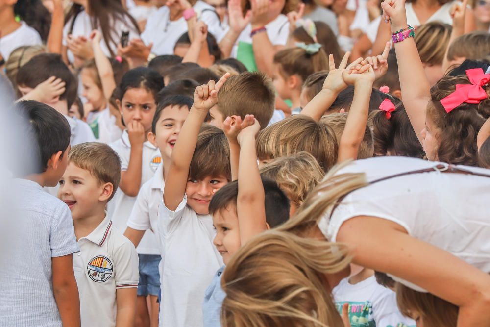 Orihuela despide a la UME entre vítores y aplausos