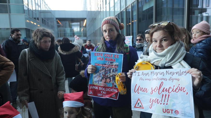 En imágenes | Protesta de las familias del Ana María Navales por la paralización de las obras