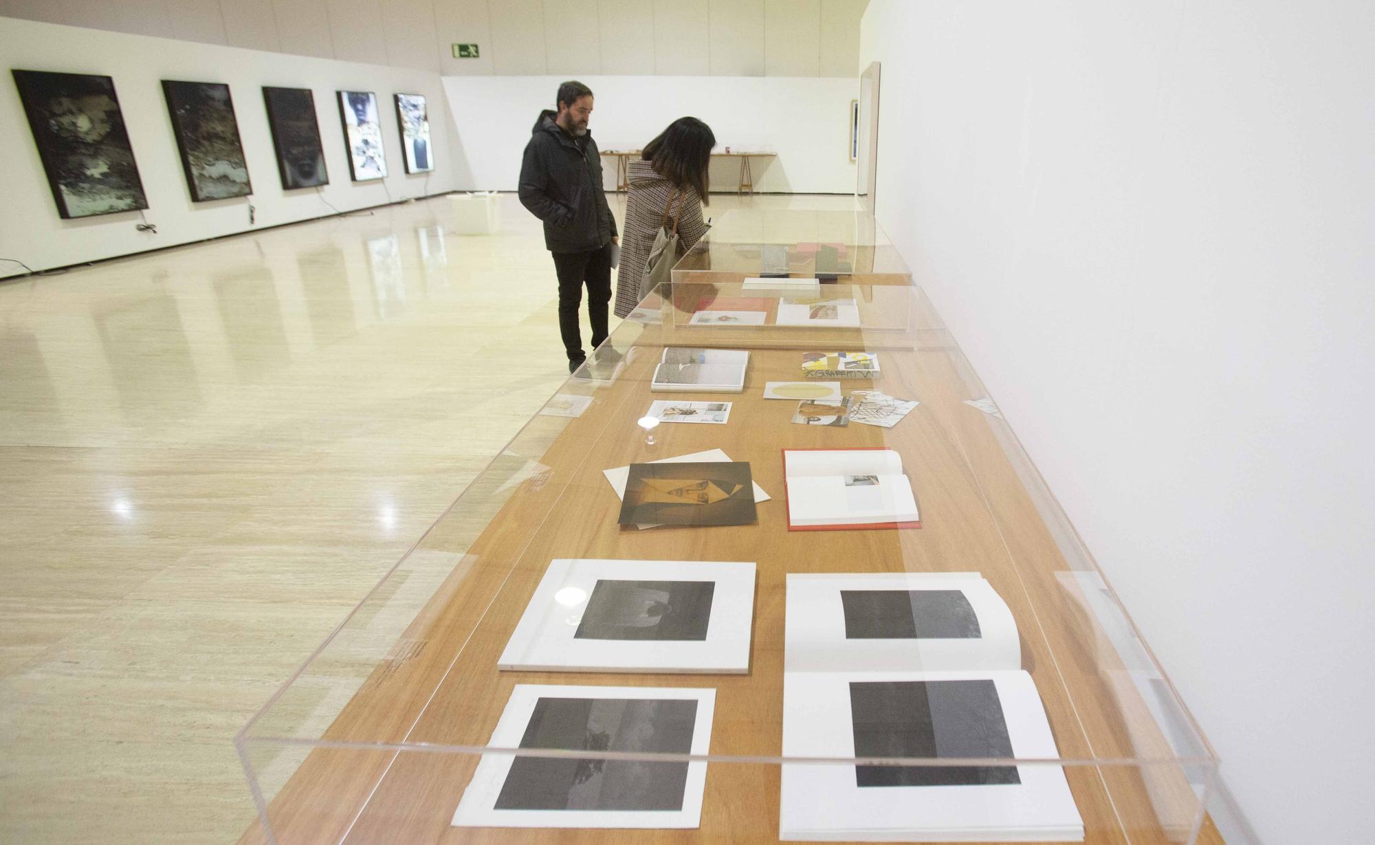 Exposición "Salto de página" de la Colección de Arte Banco Sabadell en el MUA