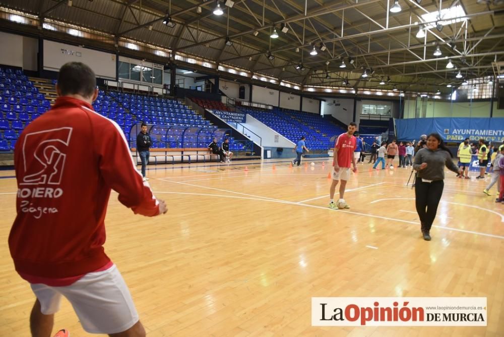 Encuentro de escolares con los jugadores del Plást