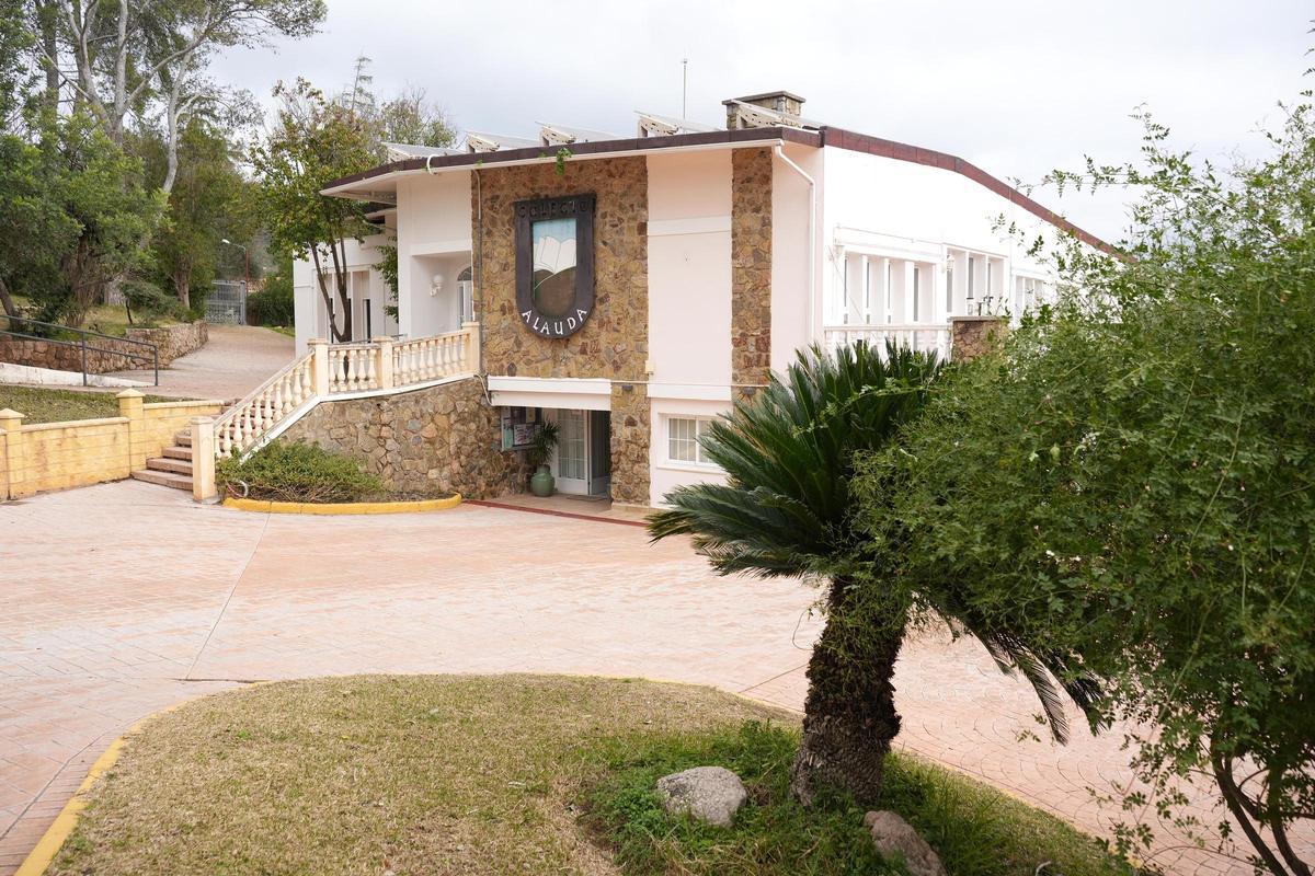 El centro se ubica en las instalaciones del Colegio Alauda Internacional.