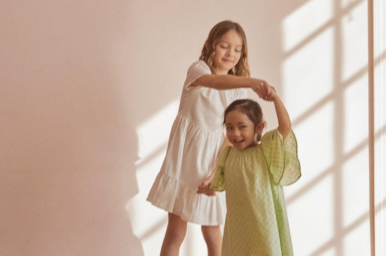 10 vestidos para niñas de Mango con los que podrán ir perfectas durante  todo el verano - Woman
