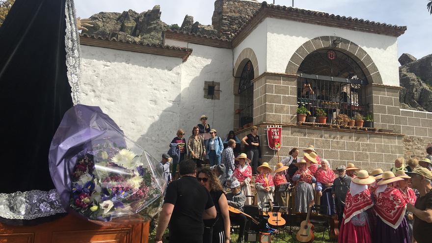 El grupo Folk Trébol ha amenizado la romería del Domingo de Lázaro