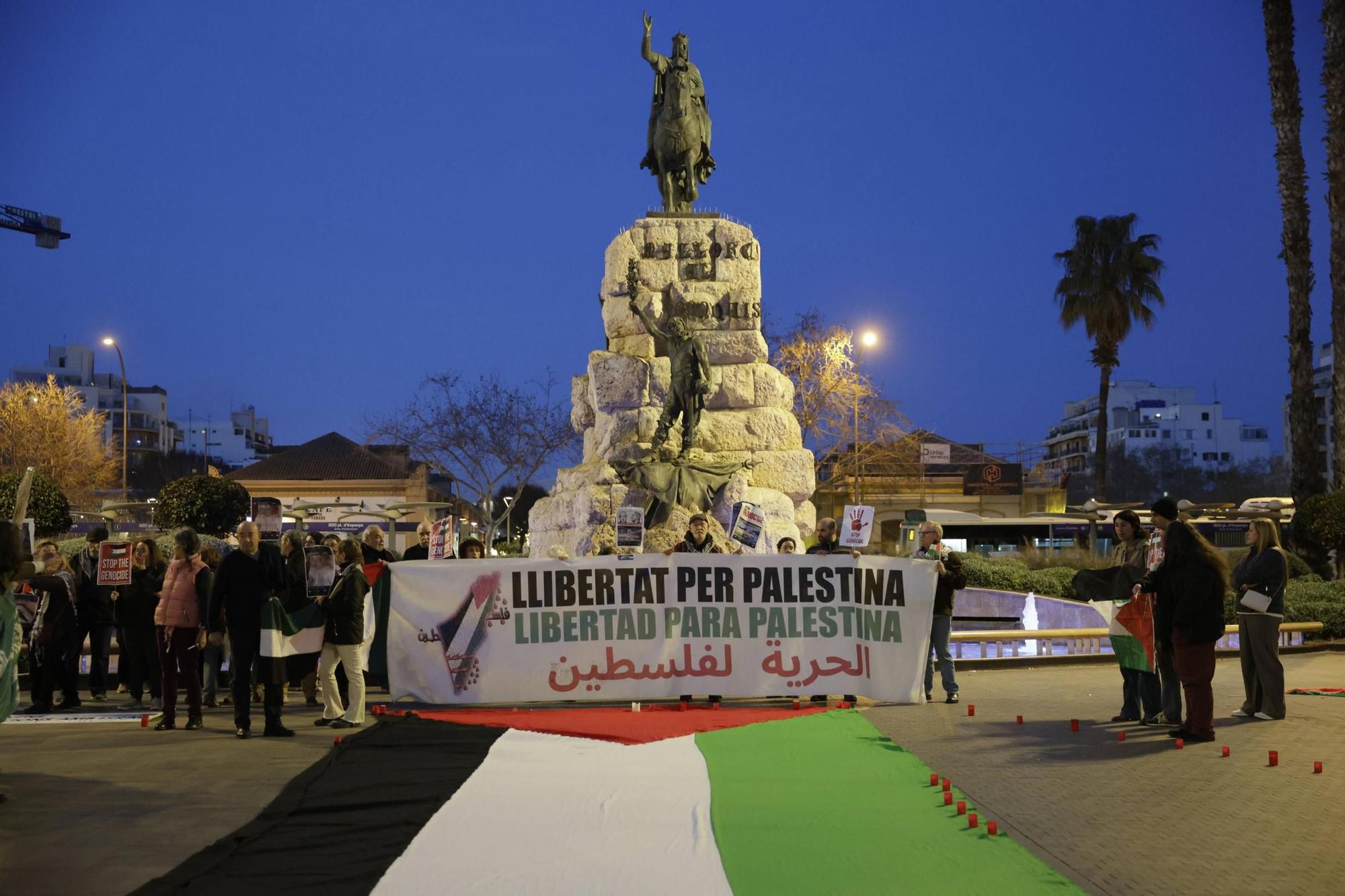 Un centenar de personas protestan en Mallorca contra Israel por romper la tregua y bombardear Gaza