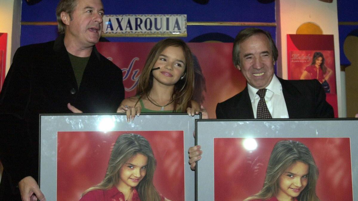 El Fary junto a Melody en la gala Corazones de Oro en 2001