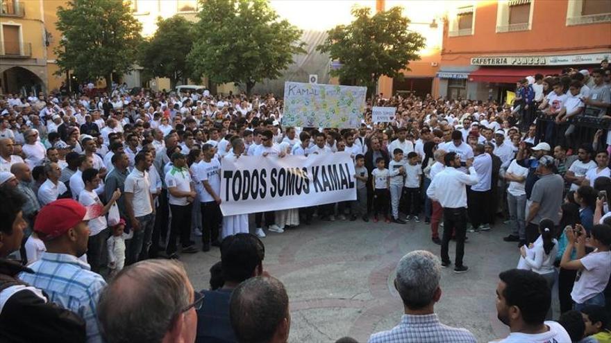 700 personas apoyan al menor quemado con ácido en Caspe