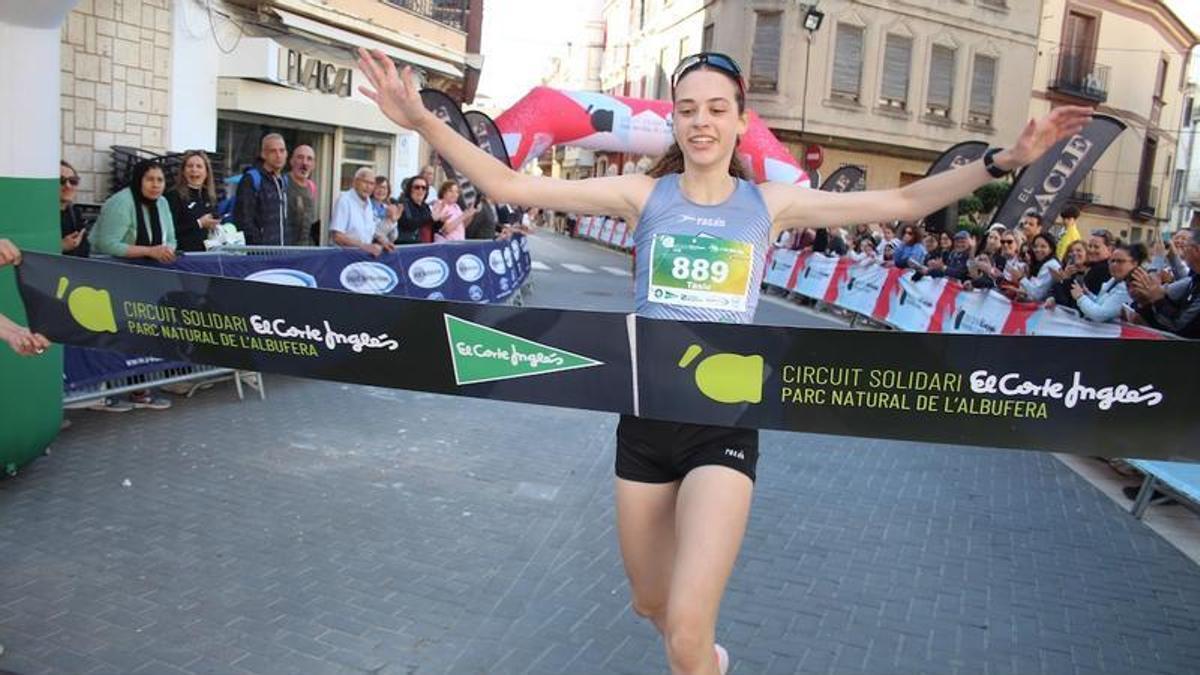 En la prueba femenina, Anna Sánchez (Club de Atletismo Silla) cruzó la meta en 38:18.