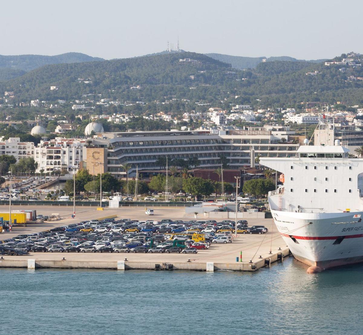 La limitación de circulación arranca hoy con el control de las cámaras del puerto