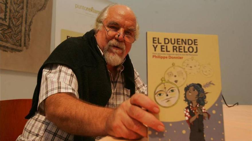 Phillippe Donnier dirige un aula de flamenco en la peña La Pajarona