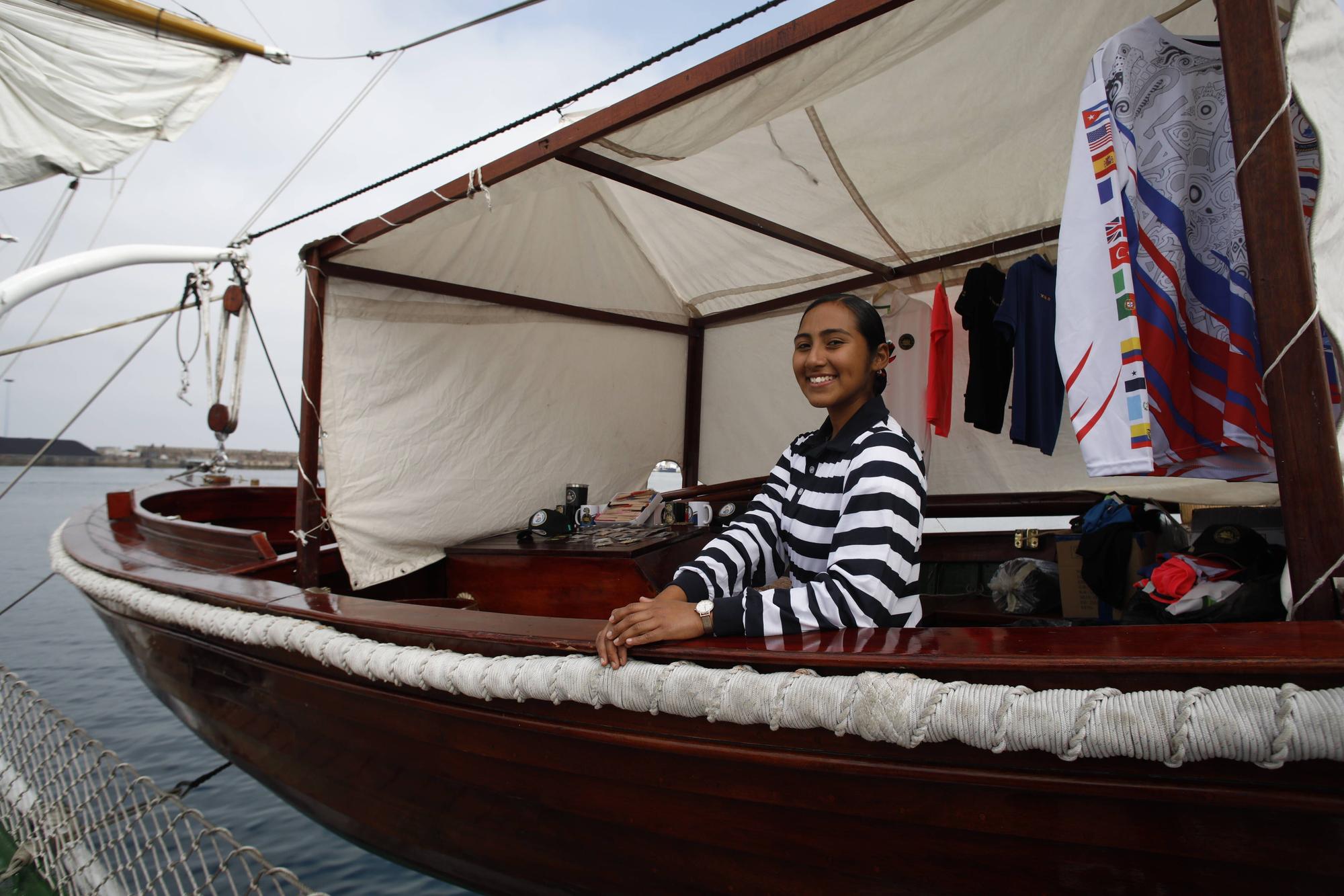 En imágenes: Colas en el puerto de Gijón para visitar el buque escuela de la Armada de México