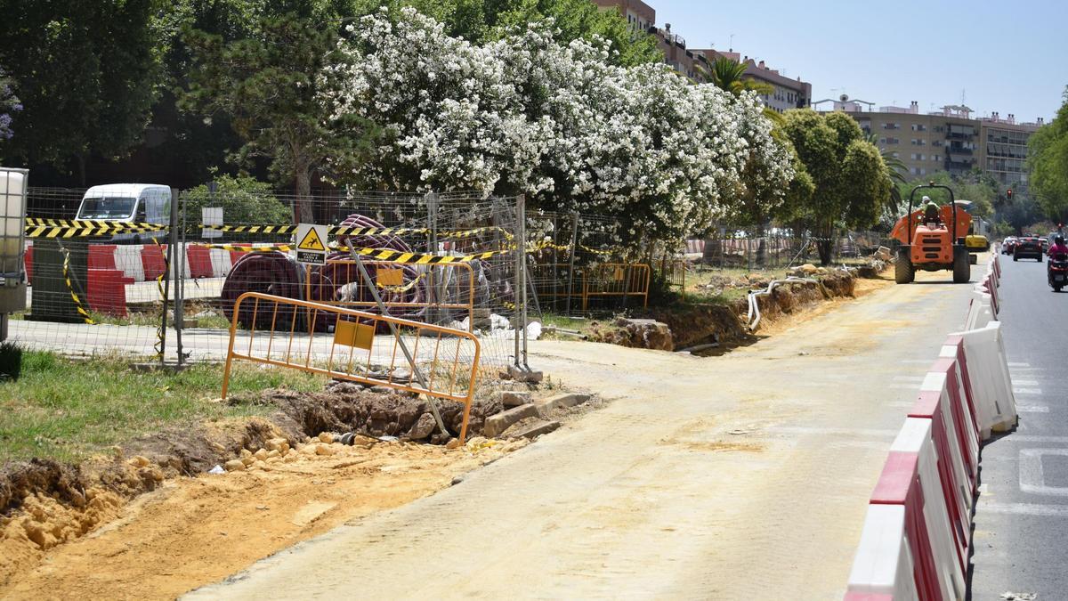 Obras del Tranvibús en Sevilla Este