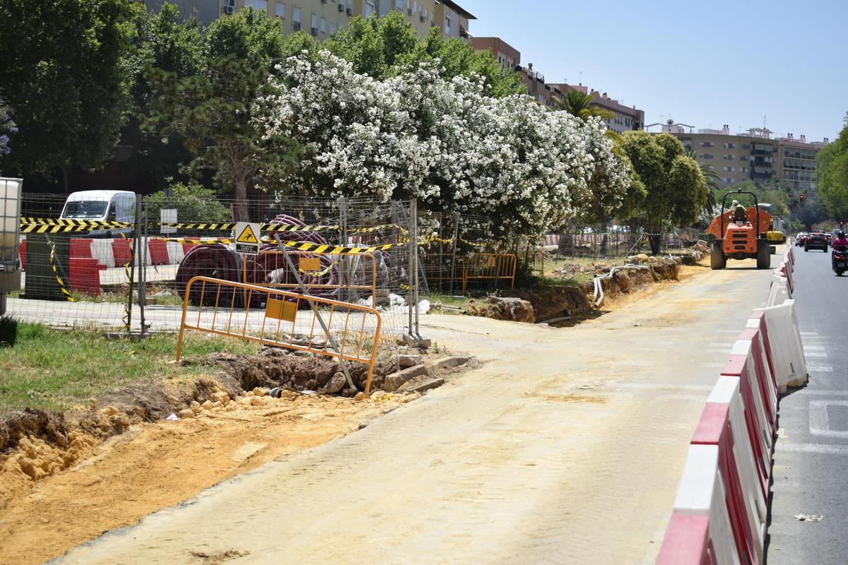 Obras del Tranvibús en Sevilla Este