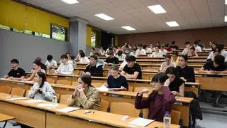 Polémica en la PAU 2026 en Galicia: Profesores de Historia protestan por una pregunta del examen de Historia de España sobre socialismo y anarquismo