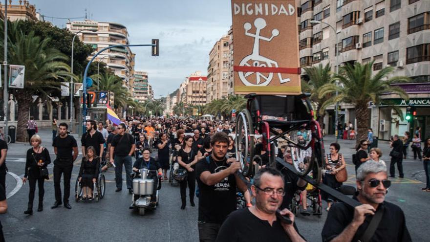 Protesta de dependientes en 2013, un año negro para la ley.