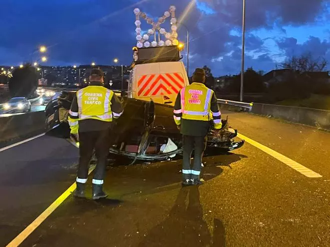 Un accidente con un herido en Cambre provoca retenciones en la AP-9