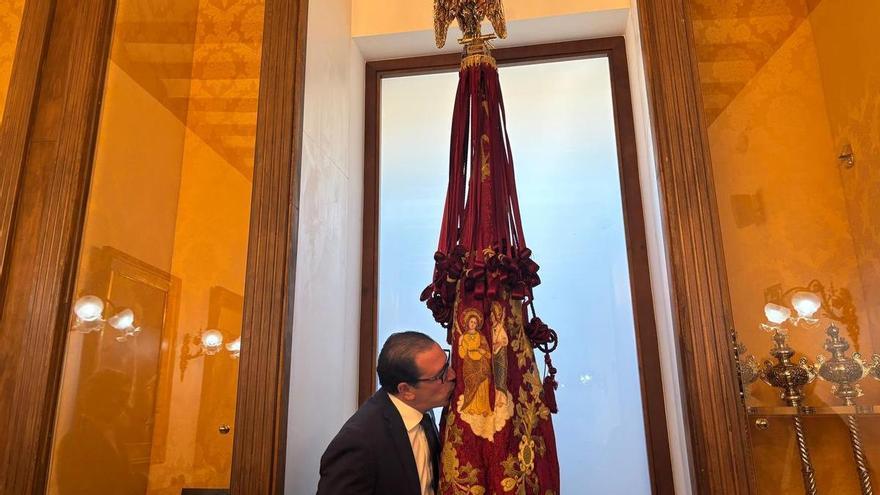 omé, Síndico Portador de la Gloriosa Enseña del Oriol en las fiestas de la Reconquista de Orihuela