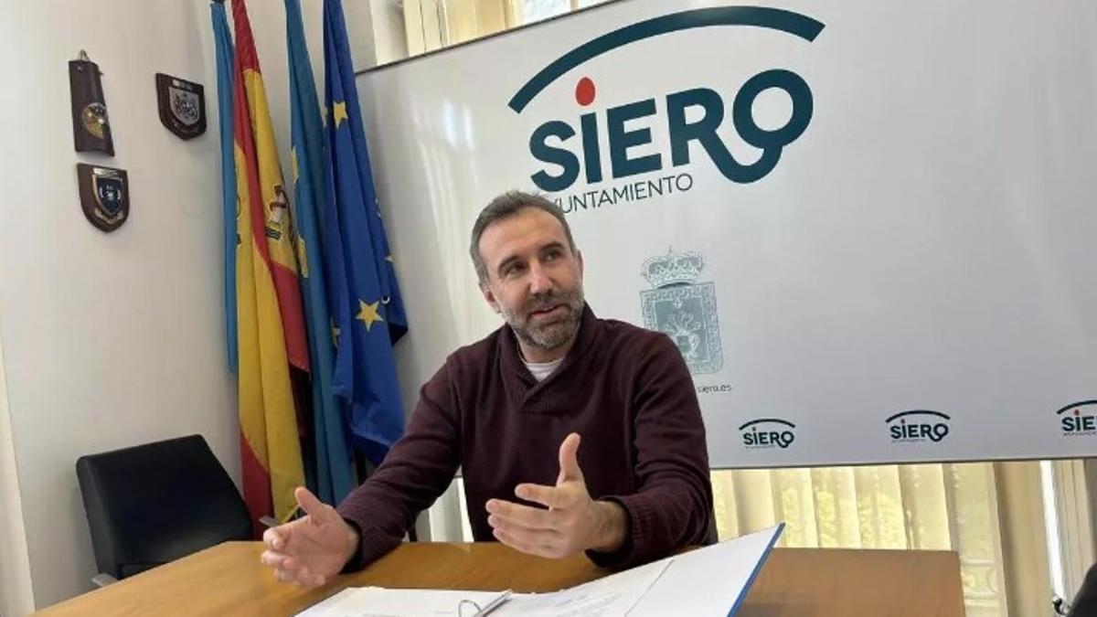 Alberto Pajares, en el Ayuntamiento de Siero.