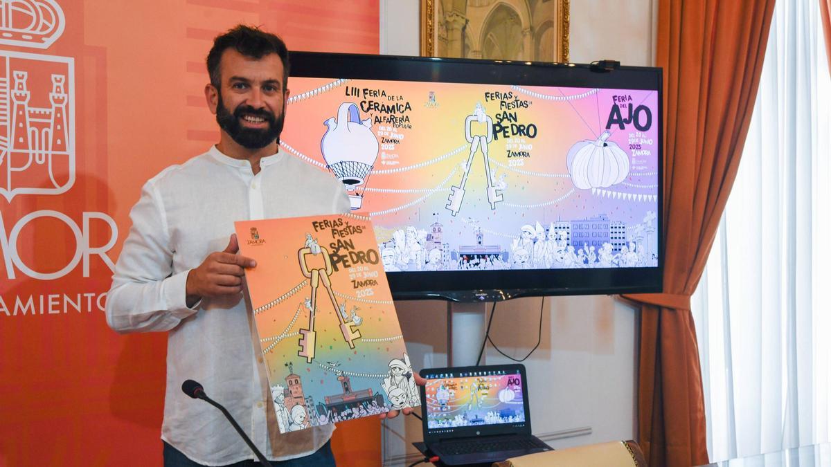 Presentación del programa de actividades de las Ferias y Fiestas de San Pedro a cargo del concejal de Promoción Económica, David Gago.