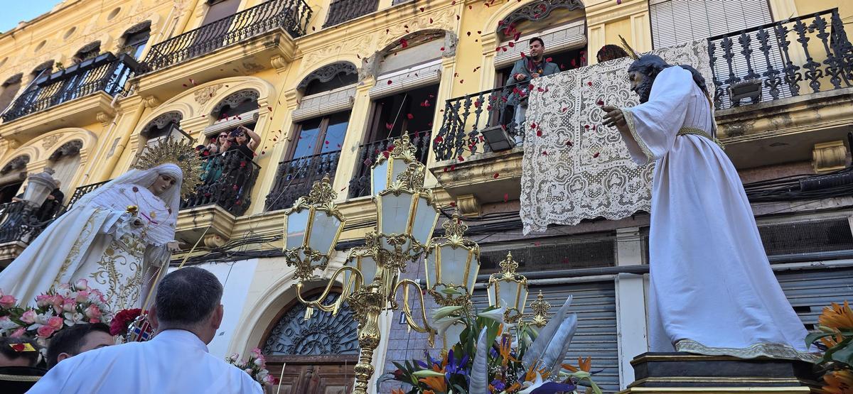 La Dolorosa Coronada y el Cristo de Medinaceli se encontraron en el Grau