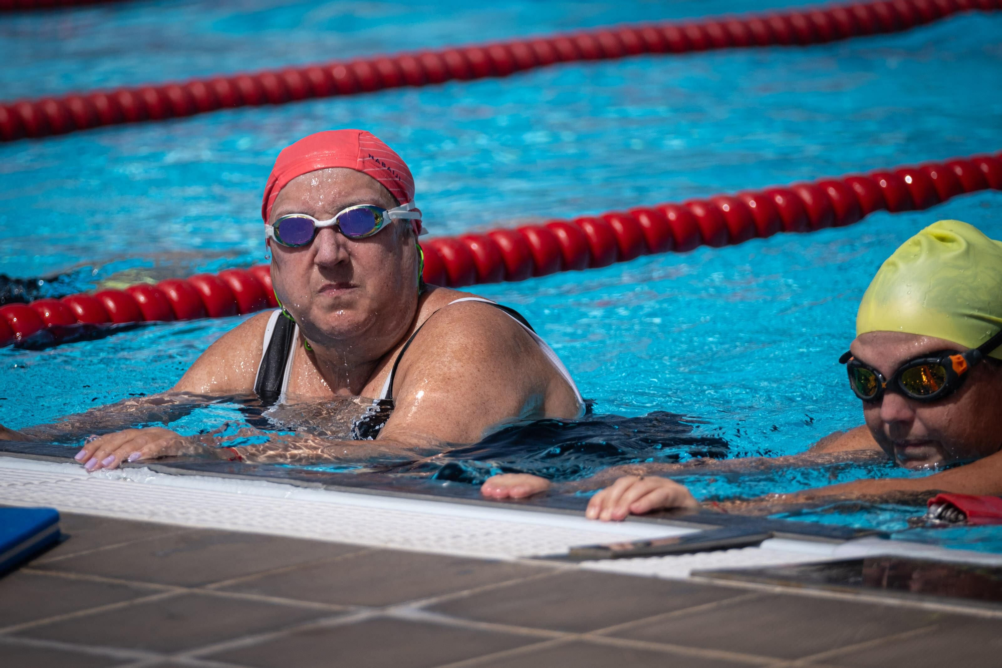 Cursillos de natación en la piscina municipal de Santa Cruz