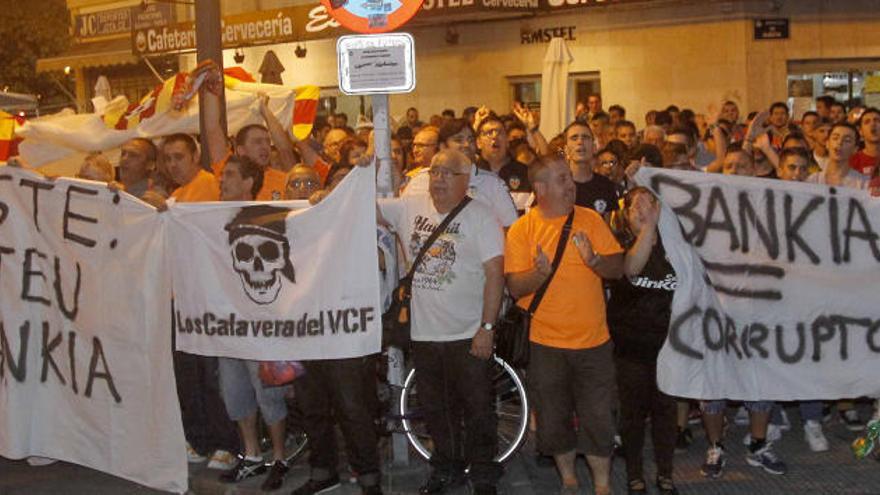 Los valencianistas, con Lim y Salvo y contra Bankia
