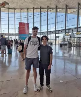 Dos alumnos del IES Bernat Guinovart de Algemesí disputan en Lyon la olimpiada de FP