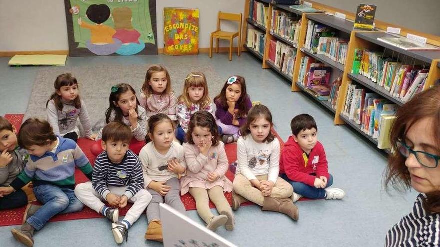 La Red de Bibliotecas inicia en Sanxenxo &quot;Contos Doces&quot;