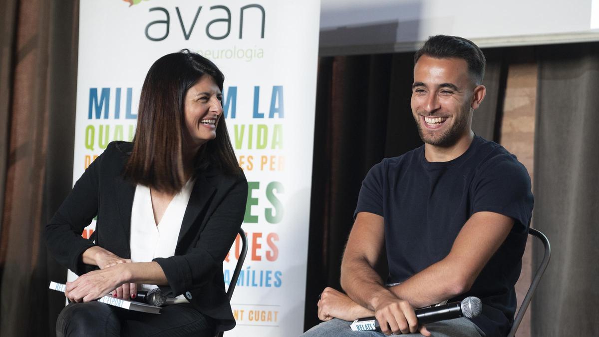 Anna Soler, de la Fundació AVAN y Eric, durante la presentación