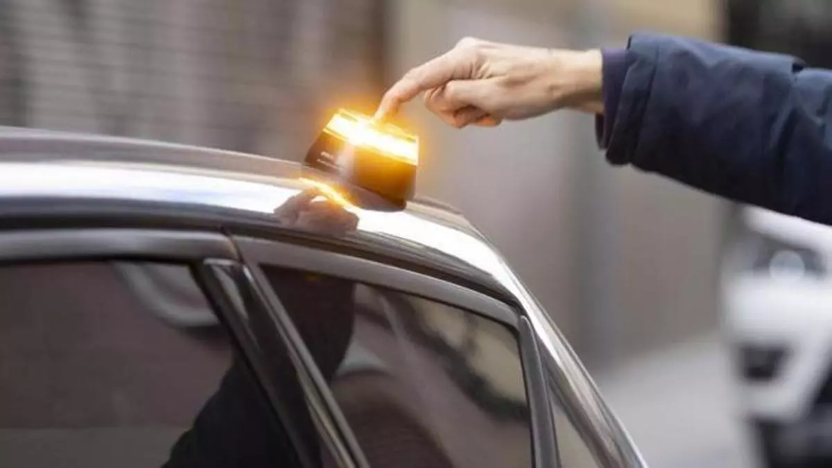 La Unión Europea se pronuncia sobre la baliza V16 y confirma que la podrás usar sin problemas fuera de España