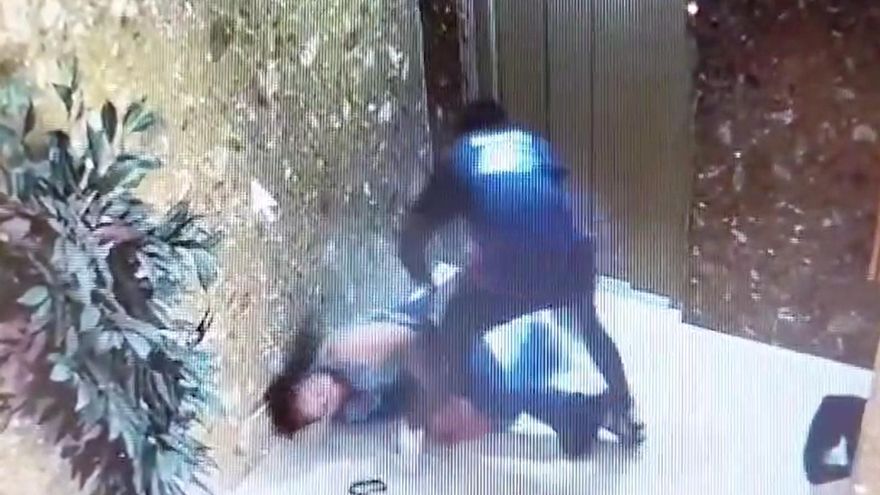 Agressió brutal per robar una bossa de mà a ple dia a Girona